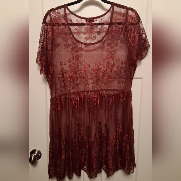 Size 1 (1X) Torrid Babydoll Sheer Lace Short Sleeve Top - Picture 5 of 5